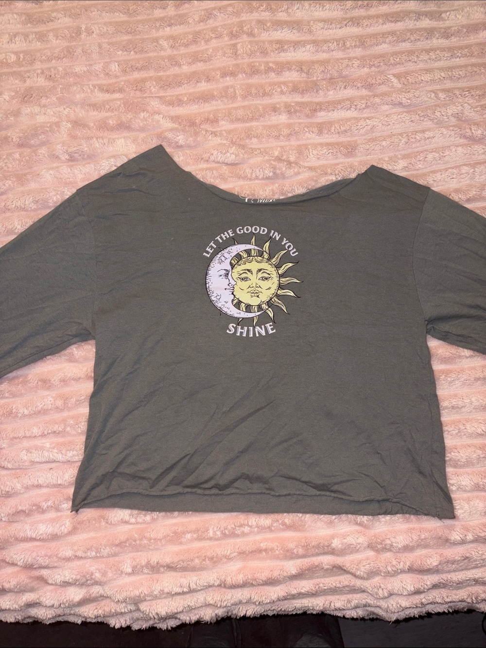 Women’s Off the Shoulder Graphic Long Sleeve